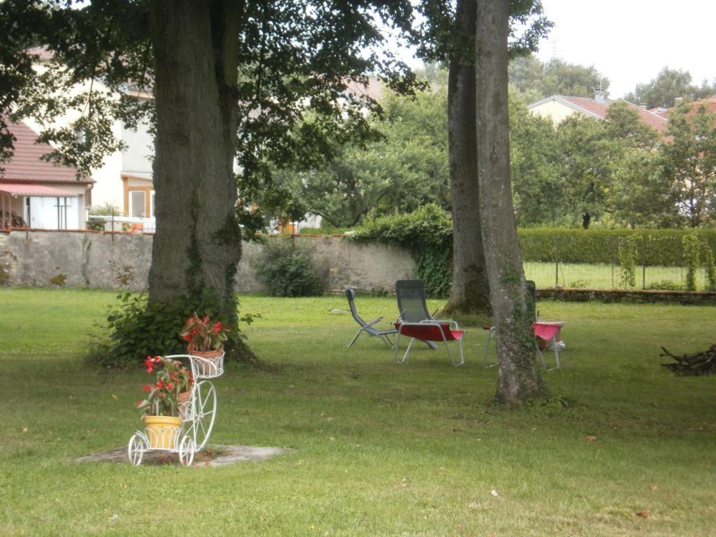 Bed and Breakfast Le Jardin Des Lys Gemmelaincourt Экстерьер фото